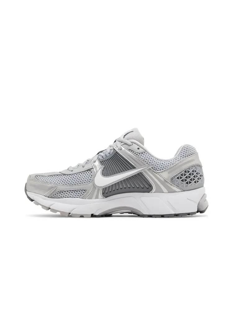 Кроссовки Air Zoom Vomero 5 — изображение 3 из 4, серый