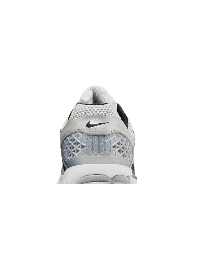 Кроссовки Air Zoom Vomero 5 'Metallic Silver Black' — изображение 7 из 8