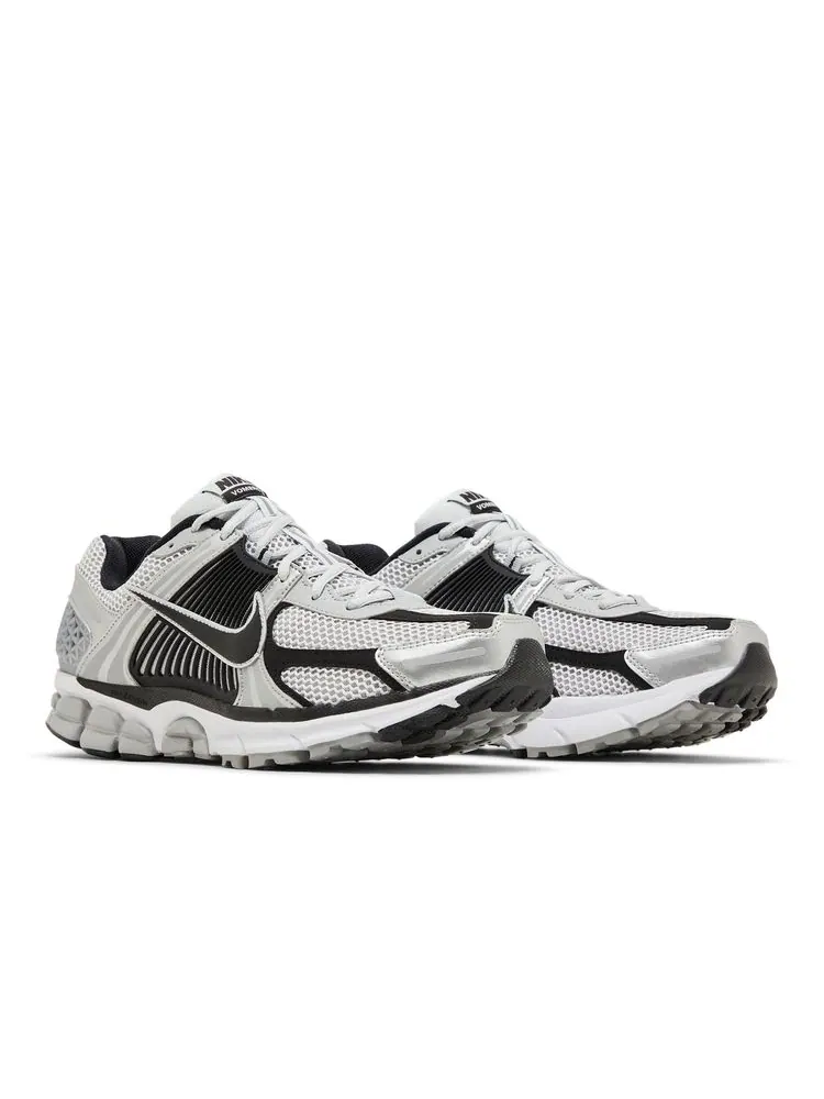 Кроссовки Air Zoom Vomero 5 'Metallic Silver Black' — изображение 8 из 8