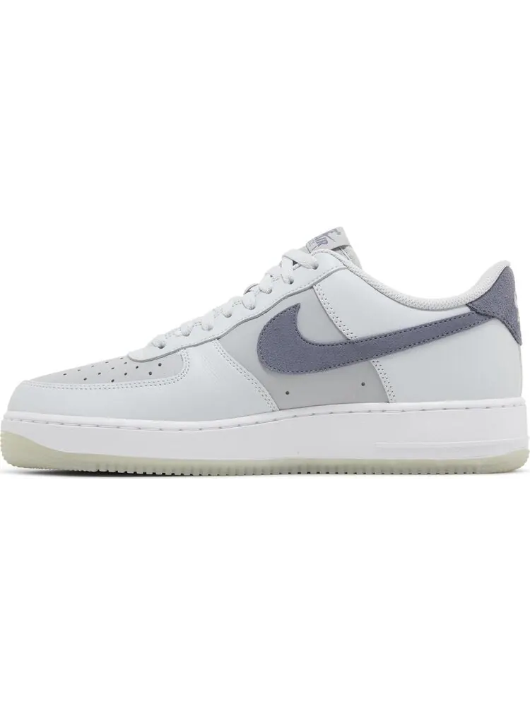 Кроссовки Air Force 1 '07 LV8 'Pure Platinum Light Carbon' — изображение 3 из 4, серый