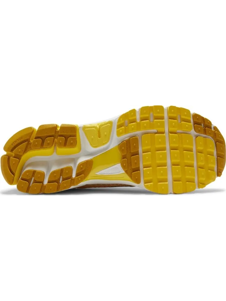 Кроссовки Zoom Vomero 5 'Yellow Ochre' — изображение 4 из 4, желтый