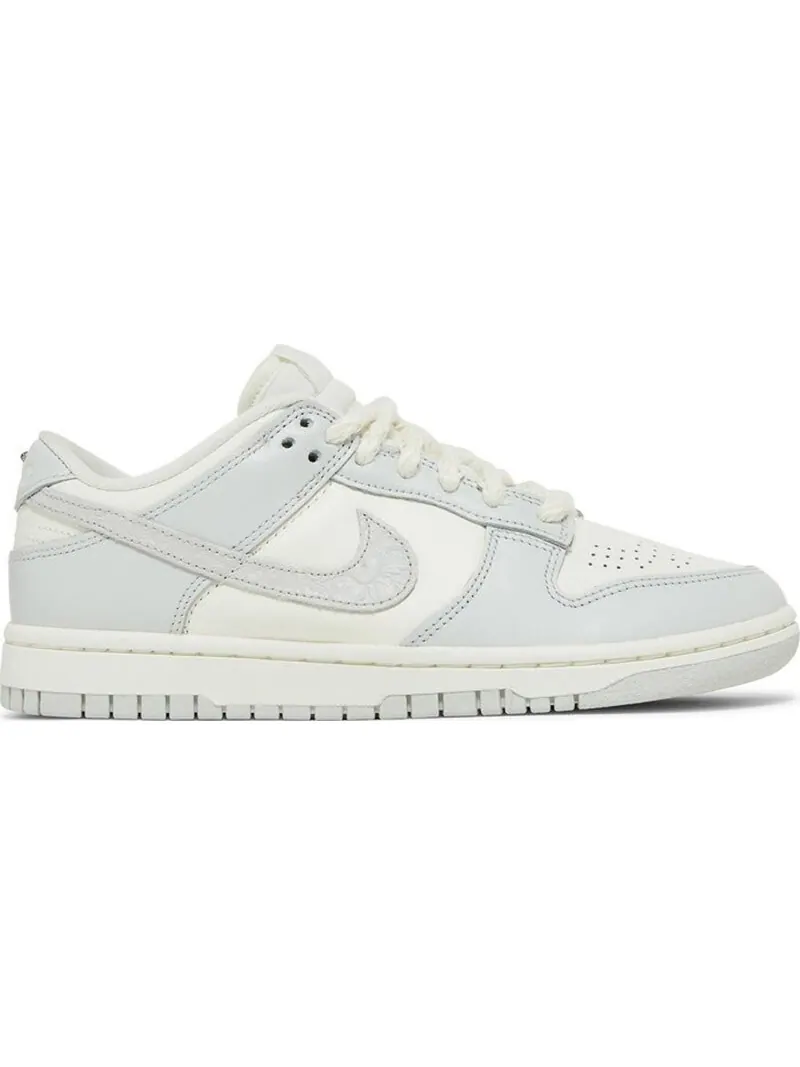 Кроссовки Nike Wmns Dunk Low 'Needlework' — изображение 1 из 4, светло-серый/мультиколор
