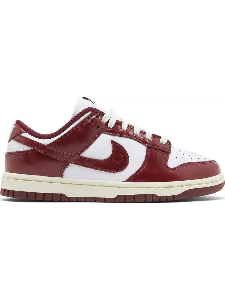 Кроссовки Wmns Dunk Low Premium 'Vintage Red' — изображение 1 из 4, красный