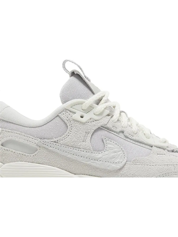 Кроссовки Wmns Air Max 90 Futura SE 'Needlework' — изображение 2 из 4, серый