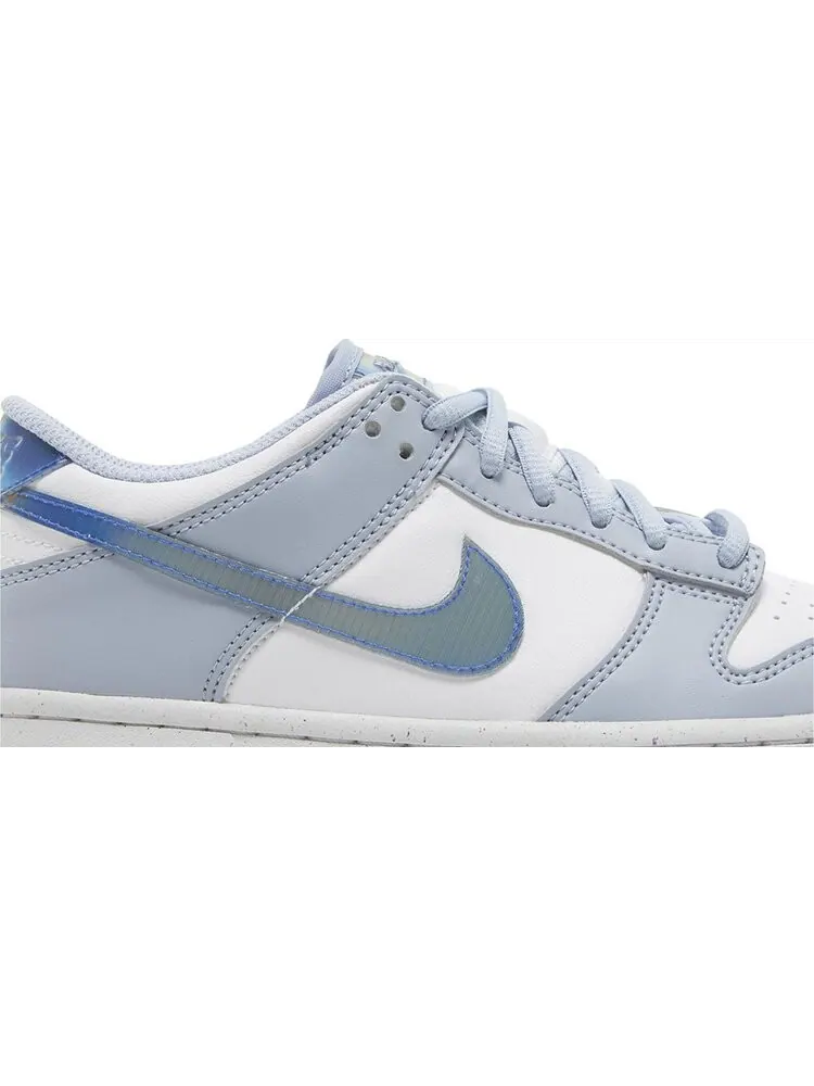 Кроссовки Dunk Low Next Nature GS 'Blue Whisper Lenticular' — изображение 2 из 4, синий