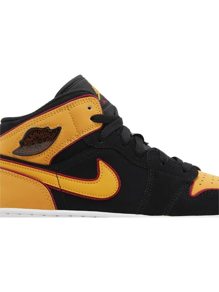 Кроссовки Air Jordan 1 Mid SE GS 'Vivid Orange' — изображение 2 из 4, черный