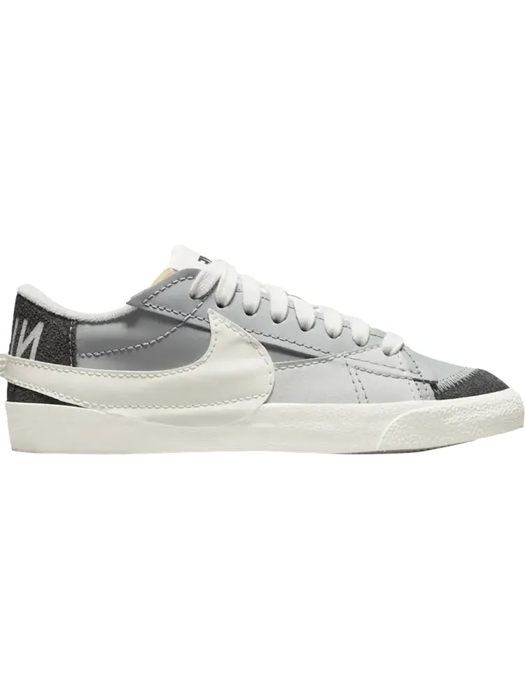 Кроссовки Blazer Low '77 Jumbo SE 'Smoke Grey' — изображение 1 из 1, серый