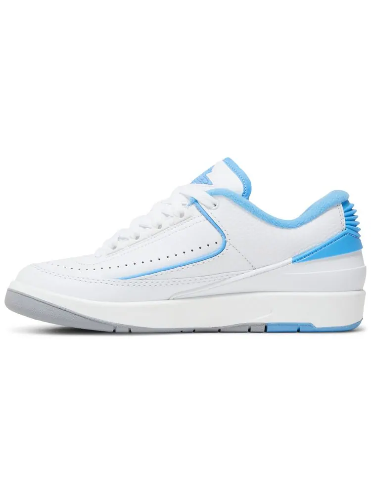 Кроссовки Air Jordan 2 Retro Low GS 'UNC' — изображение 3 из 8, белый