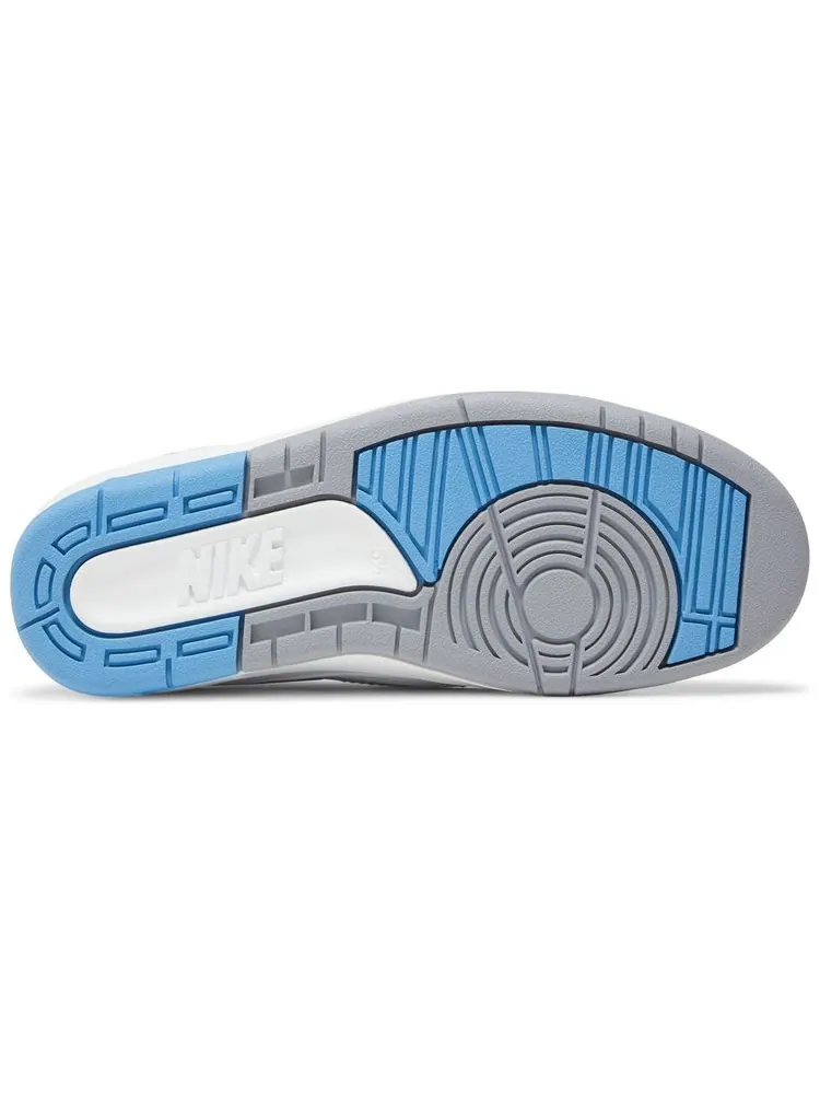 Кроссовки Air Jordan 2 Retro Low GS 'UNC' — изображение 4 из 8, белый