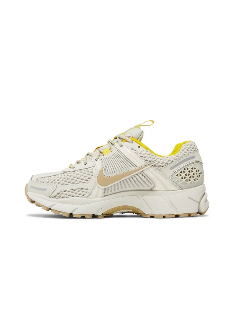 Кроссовки Wmns Air Zoom Vomero 5 'Light Bone' — изображение 3 из 8, костяной белый