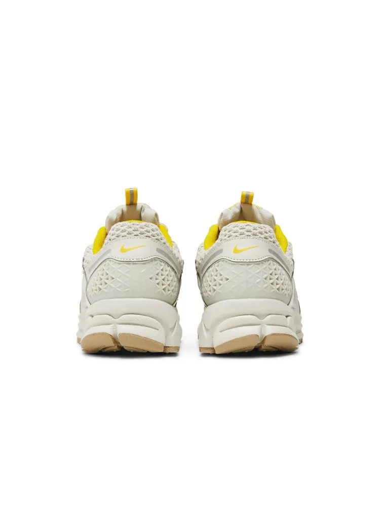 Кроссовки Wmns Air Zoom Vomero 5 'Light Bone' — изображение 6 из 8, костяной белый