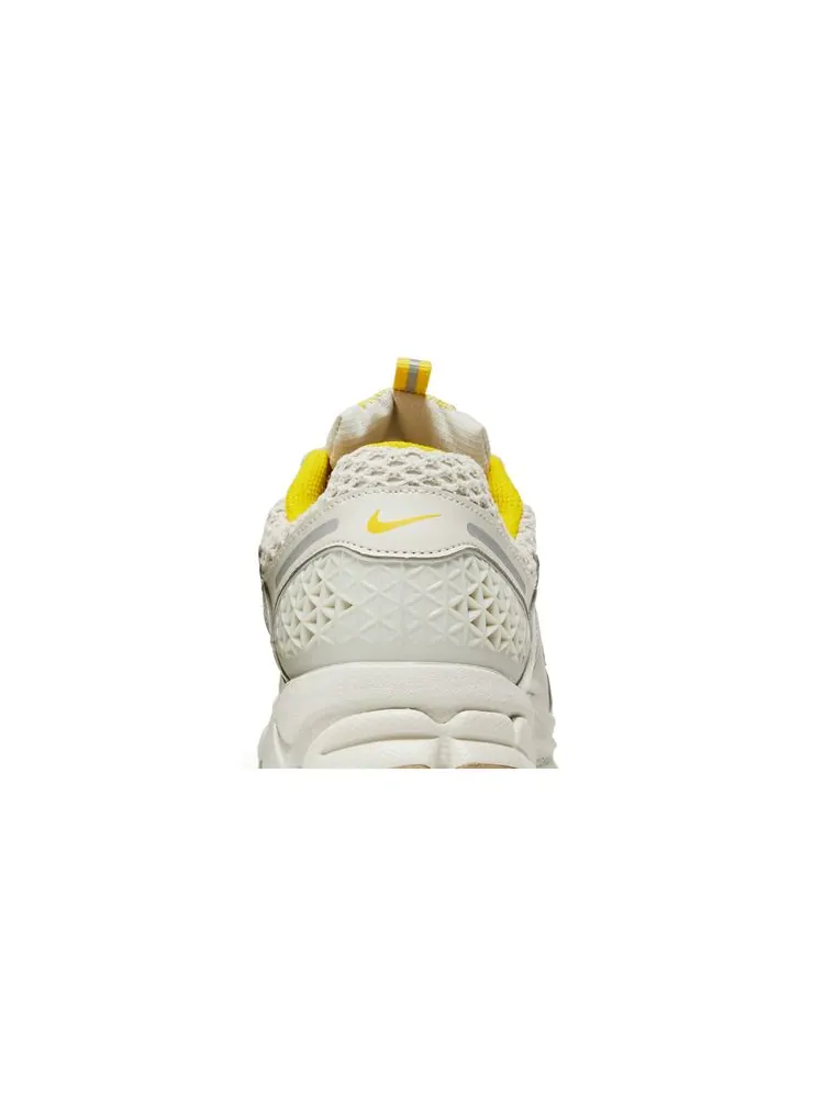 Кроссовки Wmns Air Zoom Vomero 5 'Light Bone' — изображение 7 из 8, костяной белый