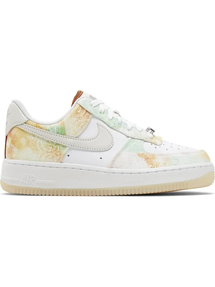 Кроссовки Wmns Air Force 1 '07 LX 'Pastel Paisley' — изображение 1 из 4, белый