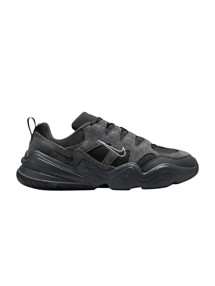 Кроссовки Nike Tech Hera — изображение 1 из 1, серый