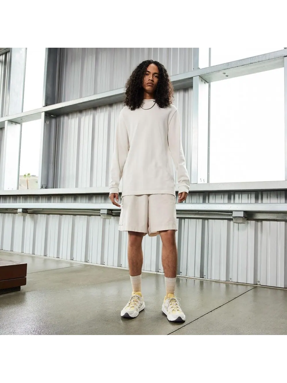 Кроссовки Nike Tech Hera Lifestyle — изображение 2 из 8, серый/желтый