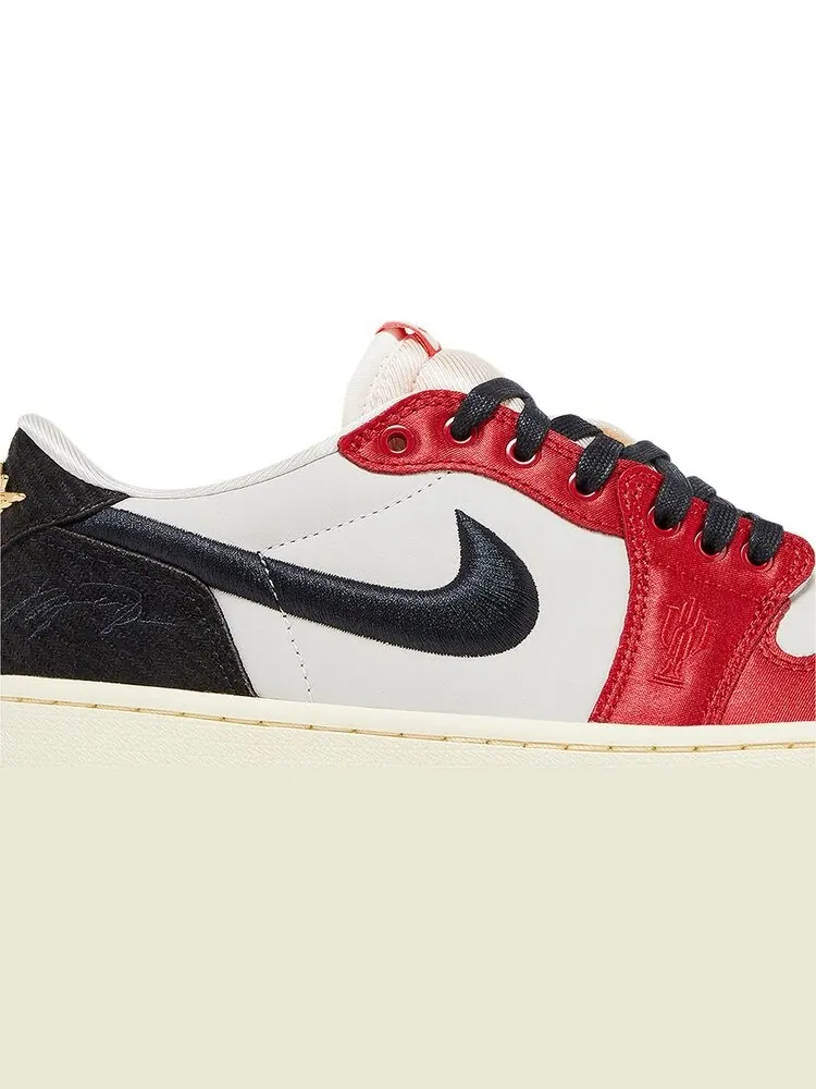Кроссовки Air Jordan 1 Retro Low OG SP 'Rookie Card - Away' от Trophy Room — изображение 2 из 4, красный