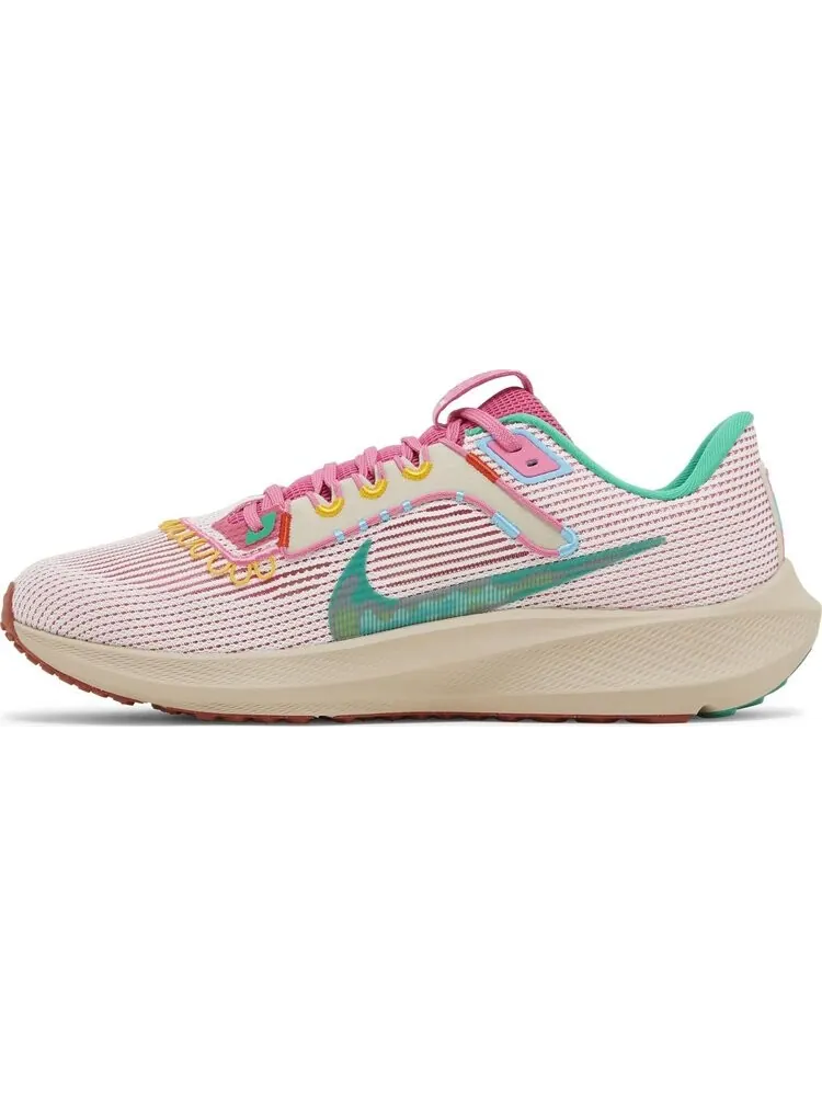Кроссовки Air Zoom Pegasus 40 'Familia' — изображение 3 из 4, розовый