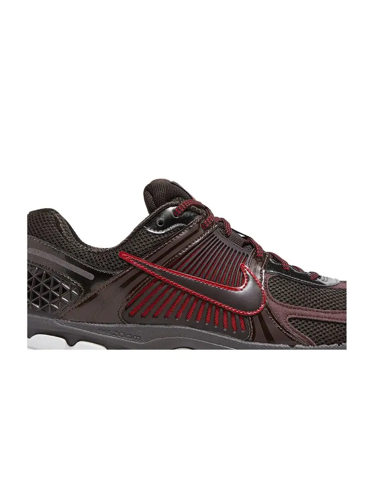 Кроссовки Air Zoom Vomero 5 'Velvet Brown' — изображение 2 из 8, коричневый