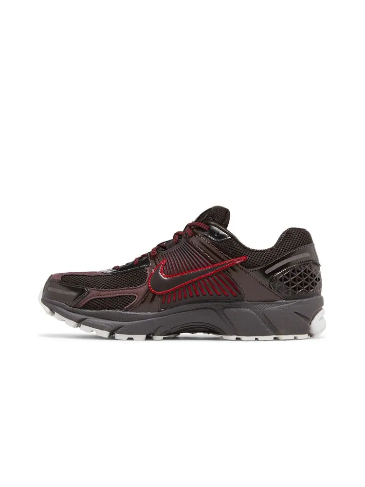 Кроссовки Air Zoom Vomero 5 'Velvet Brown' — изображение 3 из 8, коричневый