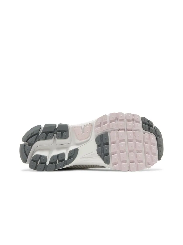 Кроссовки Wmns Air Zoom Vomero 5 '520 Pack - Pink Foam' — изображение 4 из 8, розовый