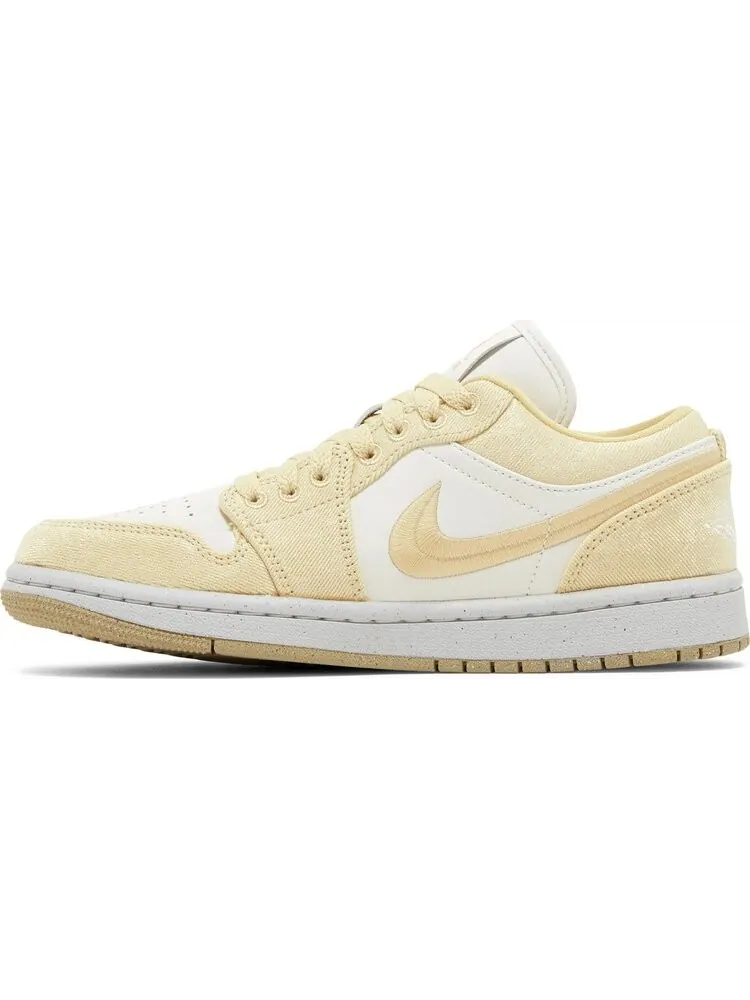 Кроссовки Wmns Air Jordan 1 Low SE 'Team Gold' — изображение 3 из 4, бежевый