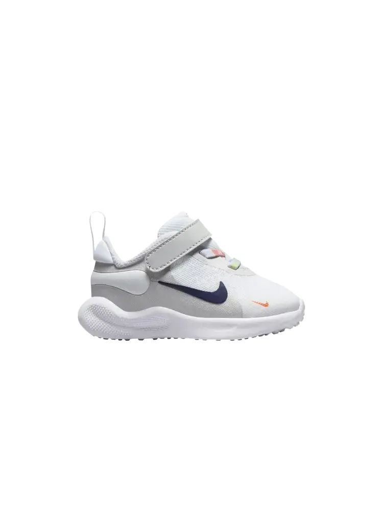 Кроссовки Nike Revolution 7 SE TD — изображение 1 из 1, белый