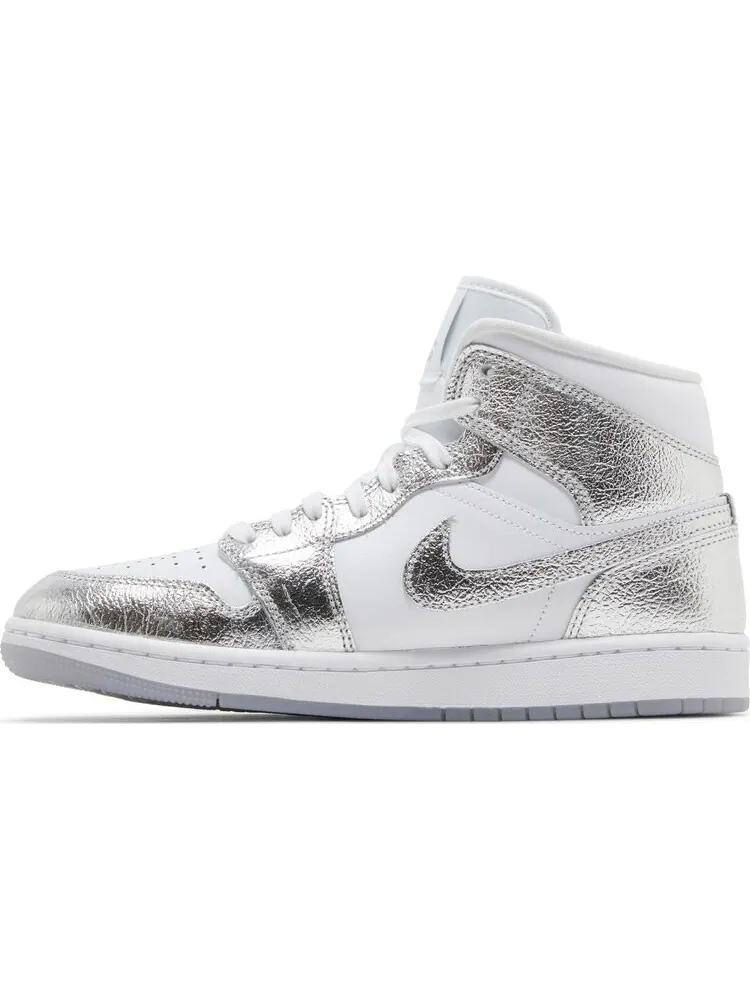 Кроссовки Wmns Air Jordan 1 Mid SE 'Metallic Silver' — изображение 3 из 4, серебряный