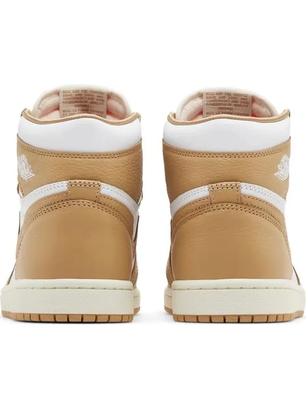 Кроссовки Wmns Air Jordan 1 Retro High OG, «Пралине» — изображение 3 из 6, белый/бежевый
