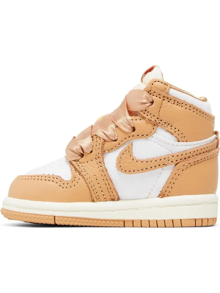 Кроссовки Air Jordan 1 Retro High OG TD 'Praline' — изображение 3 из 4, загар