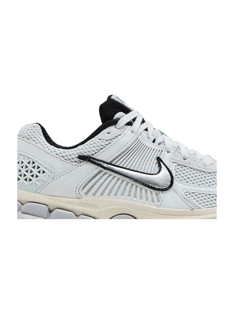 Кроссовки Wmns Air Zoom Vomero 5 'Platinum Light Orewood Brown' — изображение 2 из 8