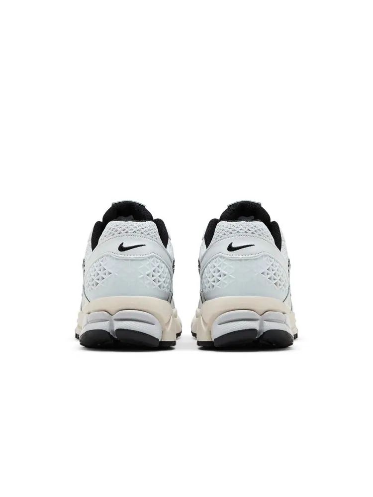 Кроссовки Wmns Air Zoom Vomero 5 'Platinum Light Orewood Brown' — изображение 6 из 8