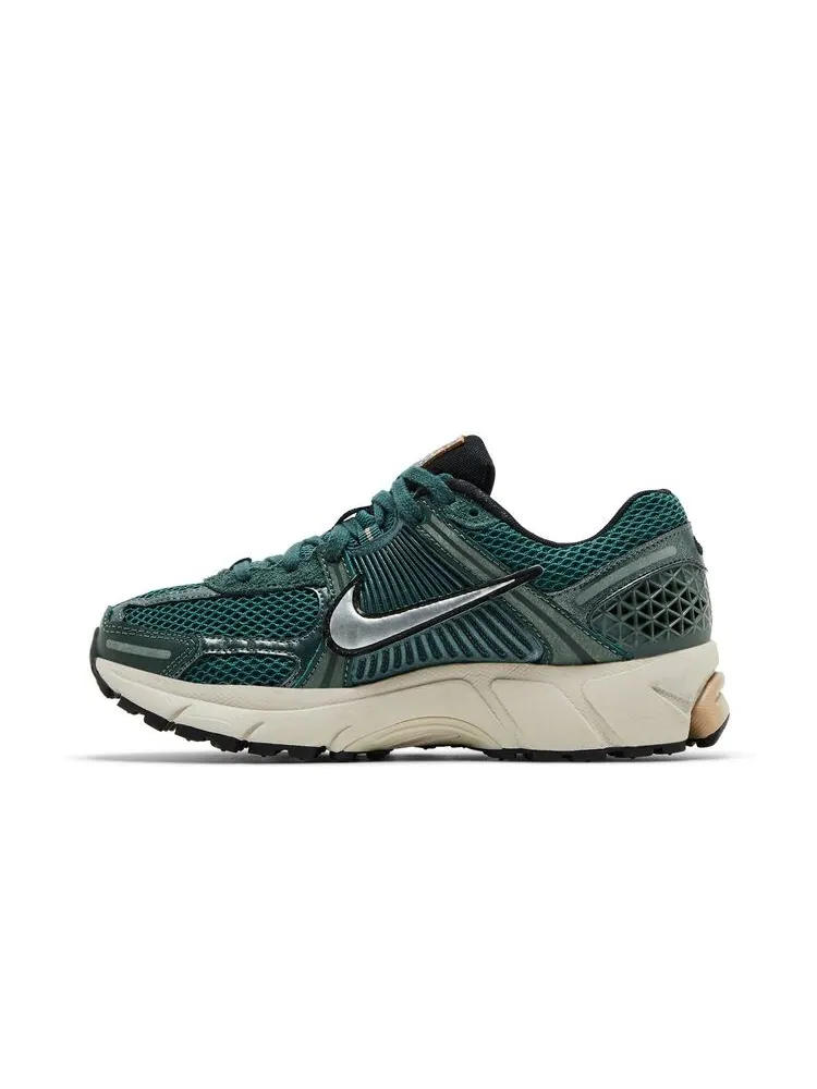 Кроссовки Nike Wmns Air Zoom Vomero 5 Vintage Green — изображение 3 из 6, винтажный зеленый
