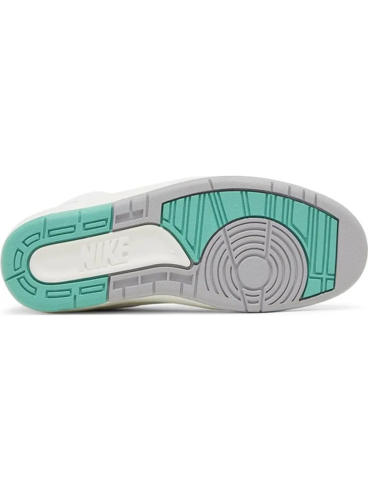 Кроссовки Wmns Air Jordan 2 Retro 'Crystal Mint' — изображение 4 из 4, белый