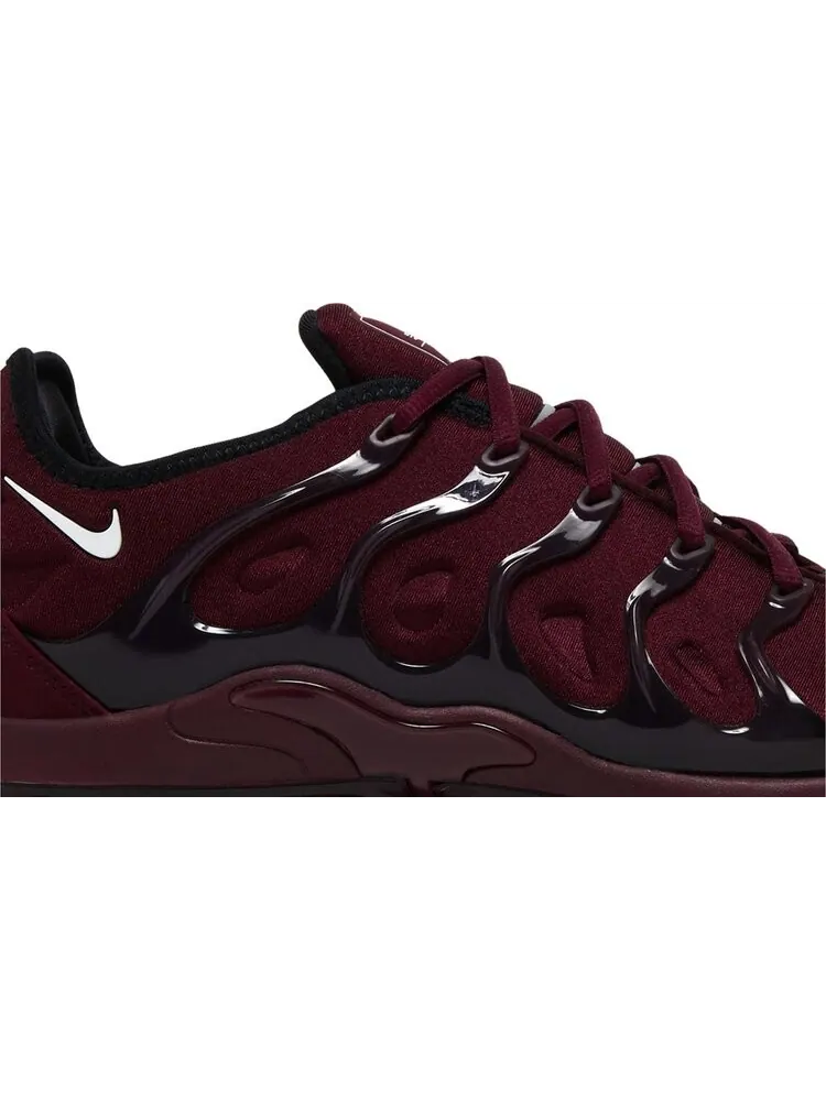 Кроссовки Air VaporMax Plus 'Night Maroon' — изображение 2 из 4, красный