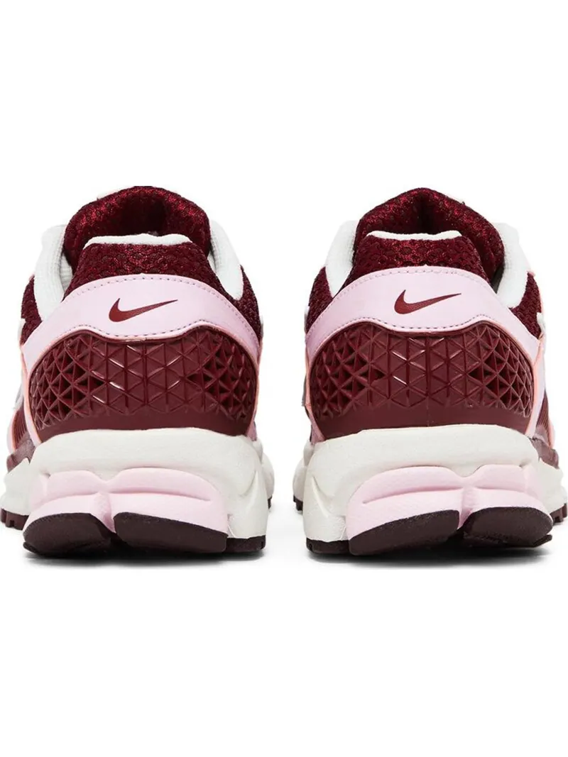 Кроссовки Nike Wmns Air Zoom Vomero 5 — изображение 3 из 4, красный