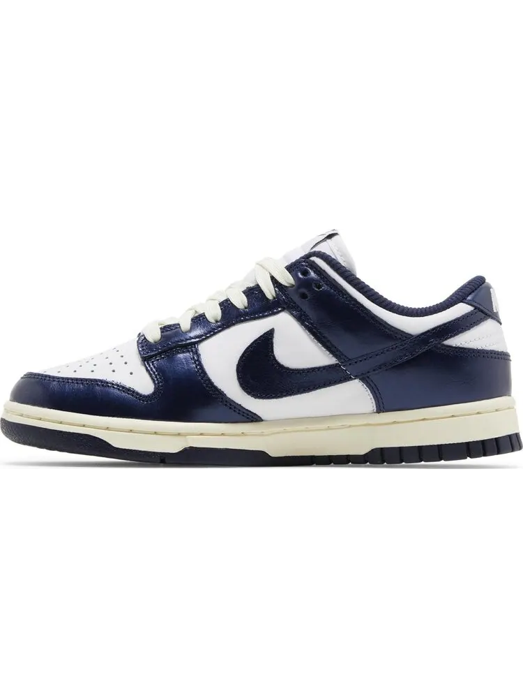 Кроссовки Wmns Dunk Low Premium 'Vintage Navy' — изображение 3 из 4, синий