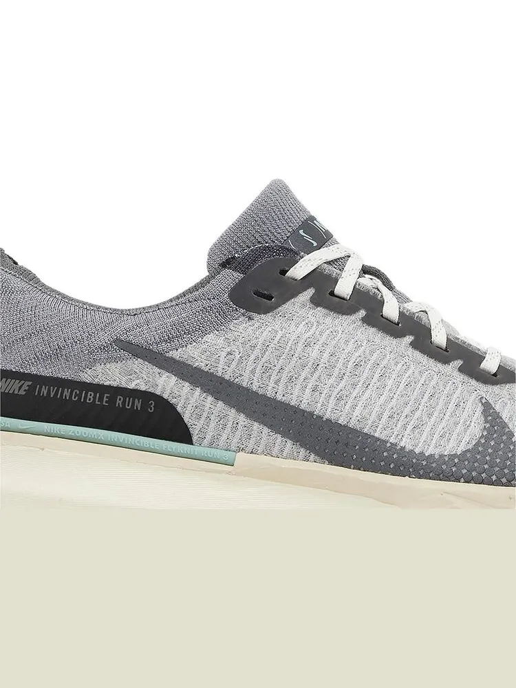 Кроссовки ZoomX Invincible 3 'Cool Grey Black' — изображение 2 из 4, серый
