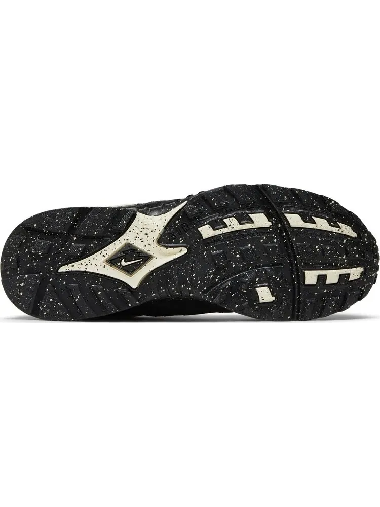 Кроссовки Undefeated x Air Terra Humara 'Black' — изображение 4 из 4, черный