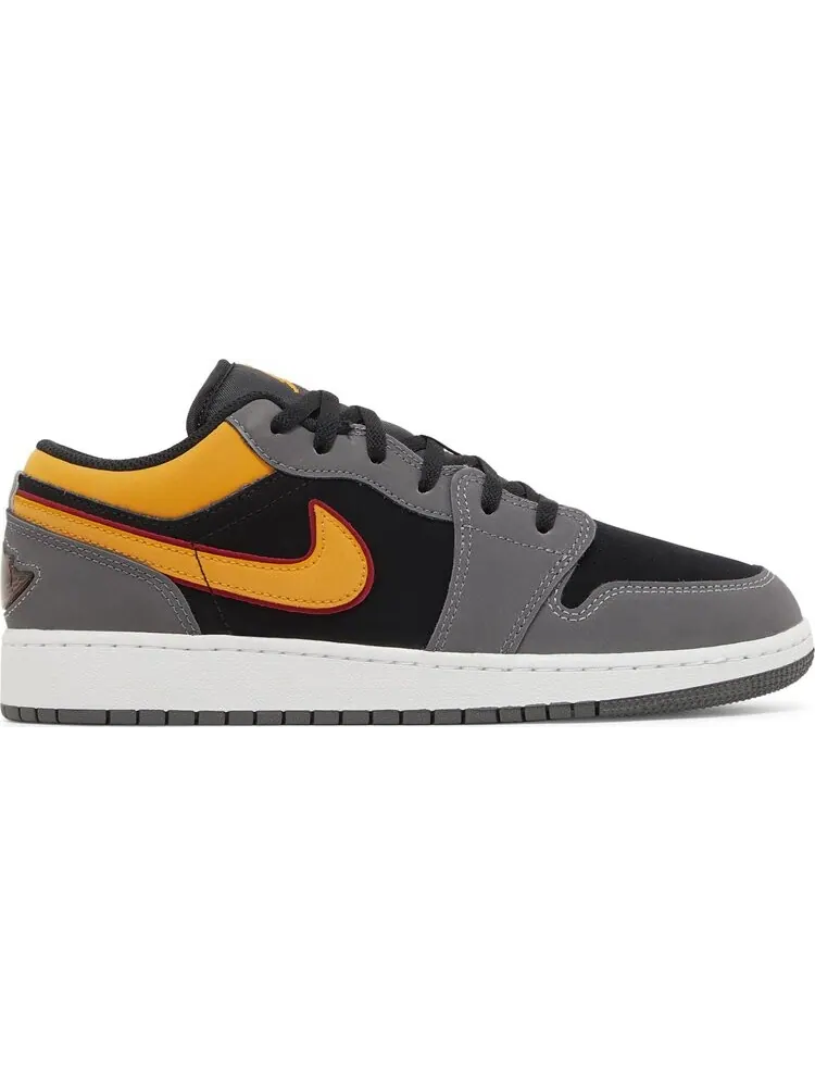 Кроссовки Air Jordan 1 Low SE GS 'Vivid Orange' — изображение 1 из 4, серый