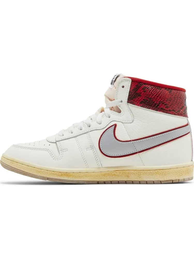 Кроссовки Awake NY x Jordan Air Ship PE SP 'University Red' — изображение 3 из 4, белый