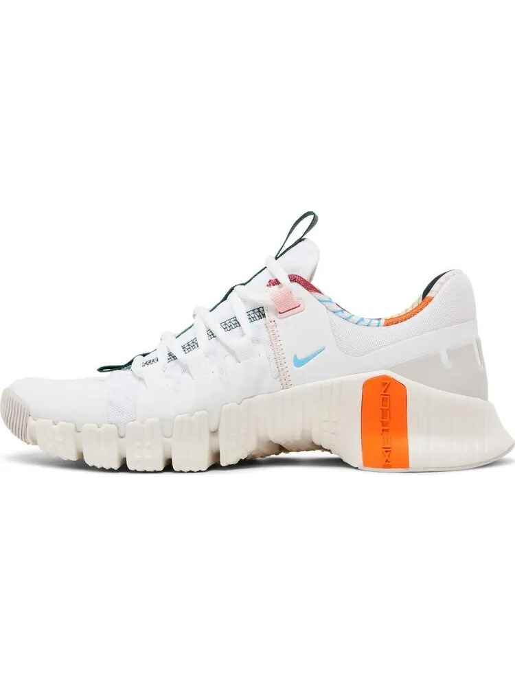 Кроссовки Wmns Free Metcon 5 'All Petals United' — изображение 3 из 4, белый