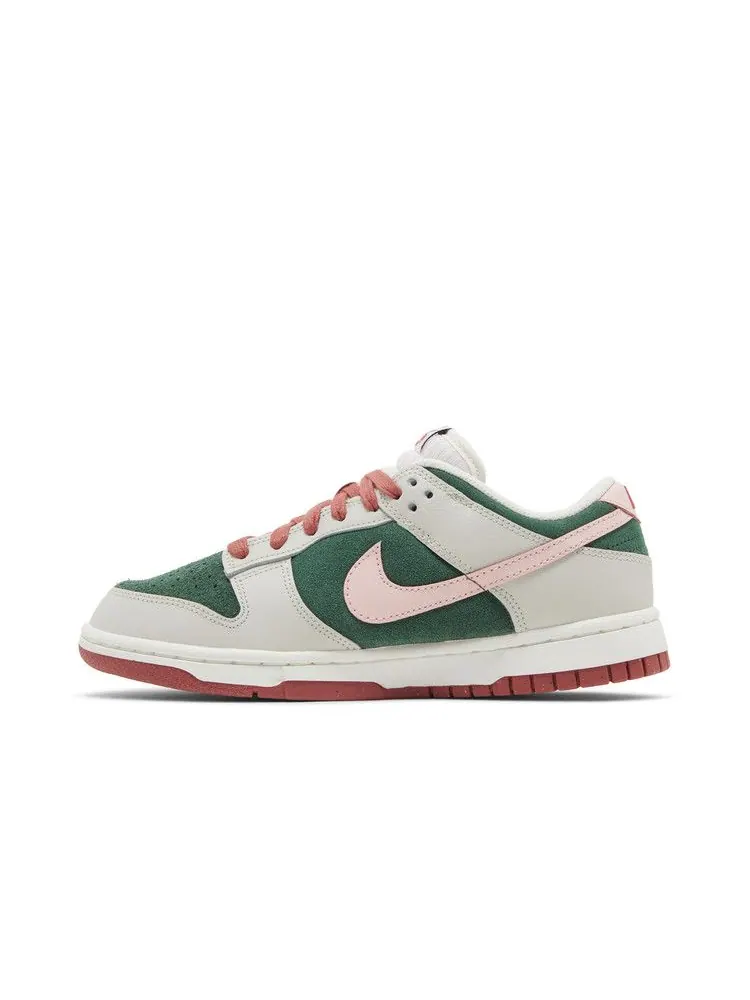 Кроссовки Nike Wmns Dunk Low SE 'All Petals United' — изображение 4 из 9, светлый//зеленый/розовый