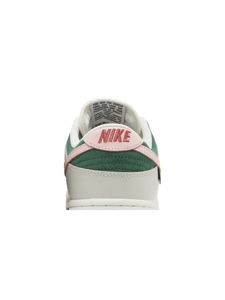 Кроссовки Nike Wmns Dunk Low SE 'All Petals United' — изображение 8 из 9, светлый//зеленый/розовый
