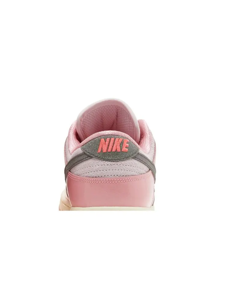Кроссовки Nike Wmns Dunk Low LX 'Barbie' — изображение 8 из 9