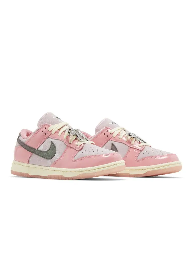 Кроссовки Nike Wmns Dunk Low LX 'Barbie' — изображение 9 из 9