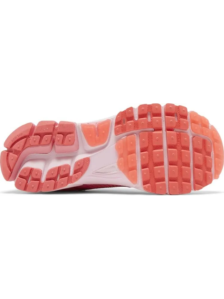 Кроссовки Wmns Air Zoom Vomero 5 'Barbie' — изображение 4 из 4, розовый