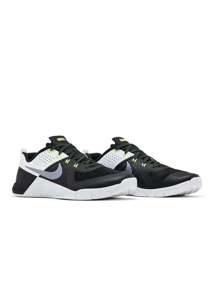 Кроссовки Metcon 1 OG 'Black White Volt' — изображение 8 из 8, черный белый