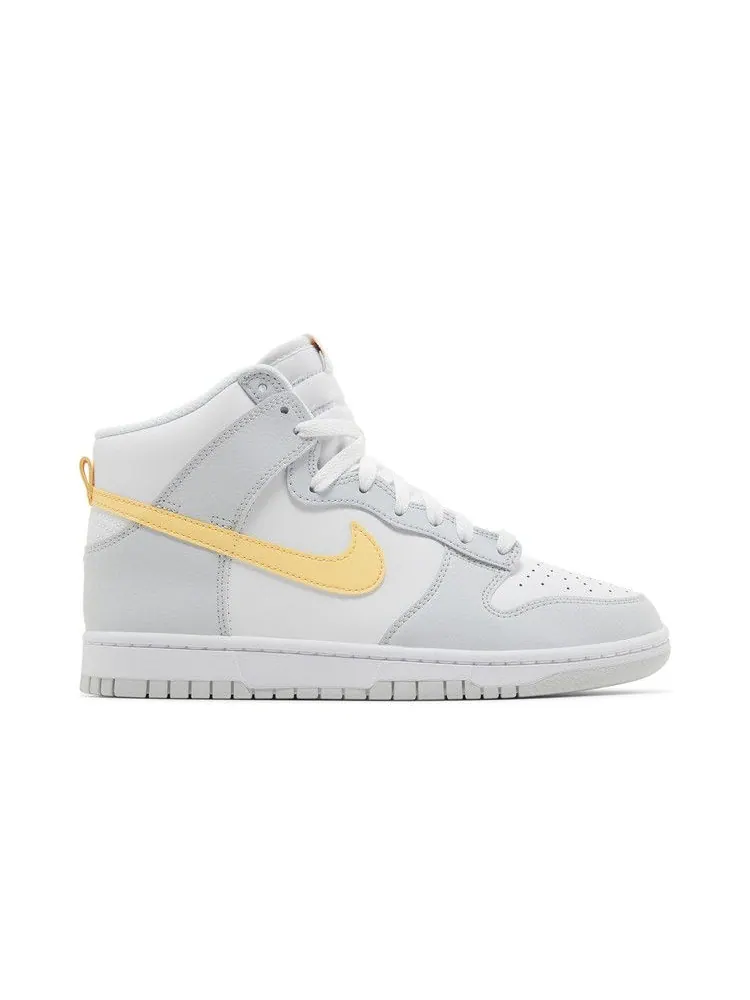Кроссовки Nike Wmns Dunk High — изображение 1 из 8, платиновый