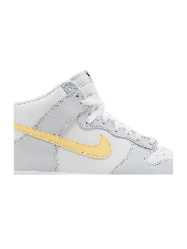 Кроссовки Nike Wmns Dunk High — изображение 2 из 8, платиновый