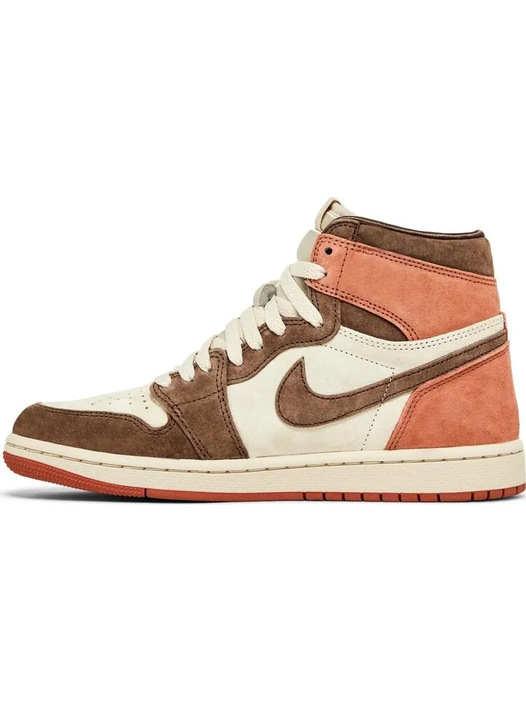 Кроссовки Wmns Air Jordan 1 Retro High OG 'Dusted Clay' — изображение 3 из 4, коричневый